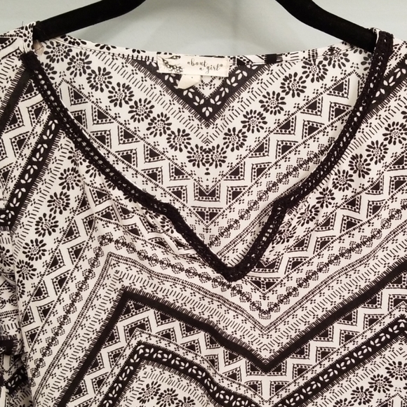 About A Girl Black and White Long Sleeve Top in L - Picture 3 of 8